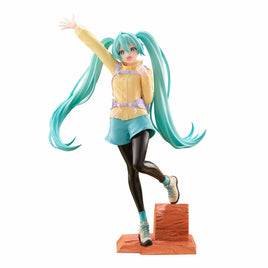 HATSUNE MIKU Holiday Memories -mountain climbing-Figure